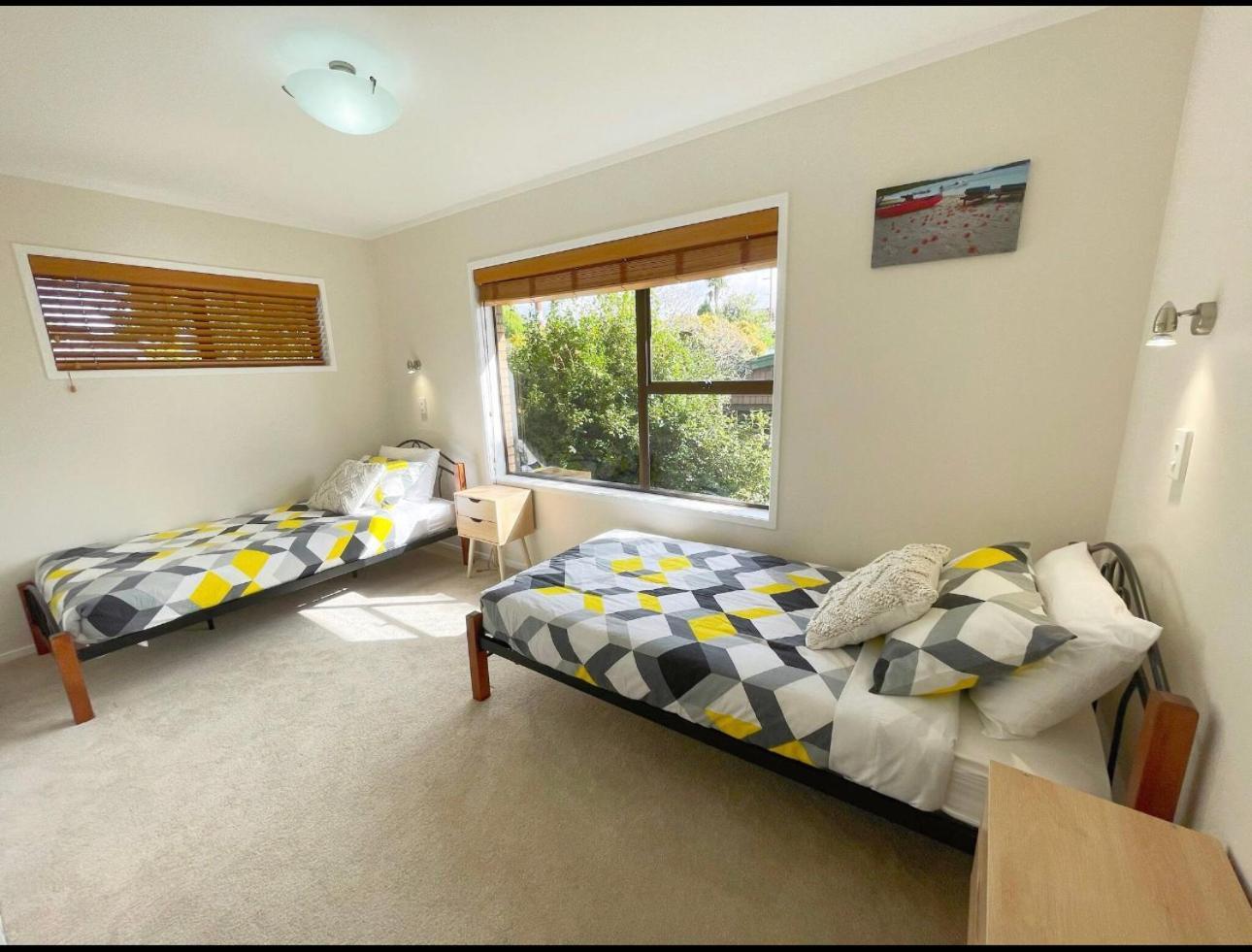Spacious Retreat With Mountain View ロトルア エクステリア 写真