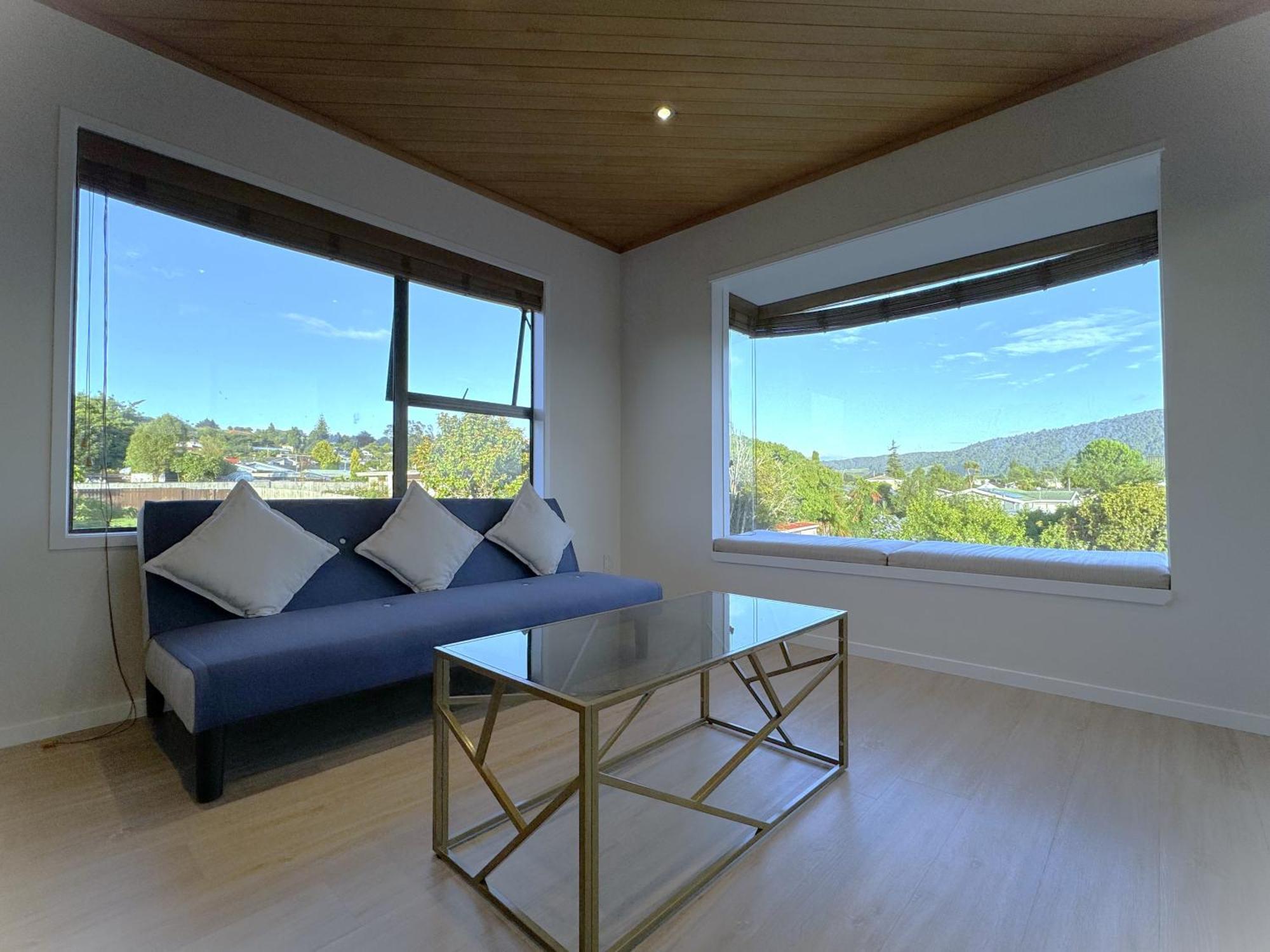 Spacious Retreat With Mountain View ロトルア エクステリア 写真